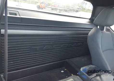 2024 Toyota Tacoma Sr z USA, uszkodzony, nr VIN 3TYJDAKN4RT000833